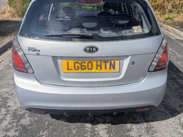 Kia Rio, 2010 (60) Silver Hatchback, Manual Petrol, 100,129 miles - Image 2