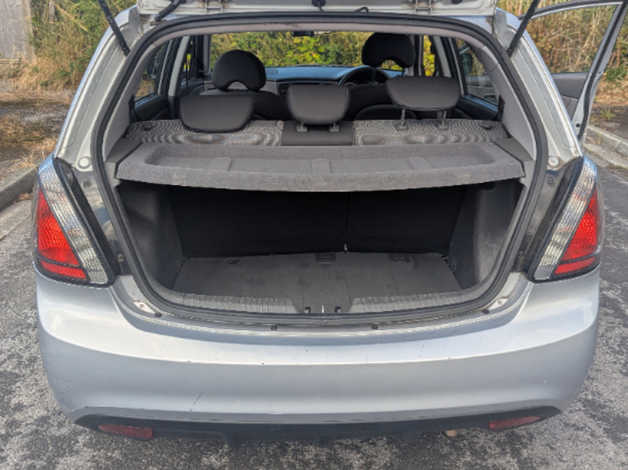 Kia Rio, 2010 (60) Silver Hatchback, Manual Petrol, 100,129 miles - Image 8