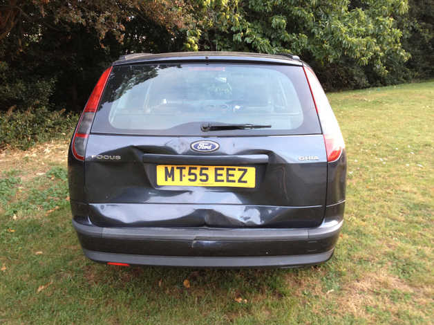 FORD FOCUS 1.6 GHIA AUTOMATIC ESTATE YEARS MOT DRIVES VERY WELL ALLOY WHEELS AIR CON CD CHEAP CAR - Image 6