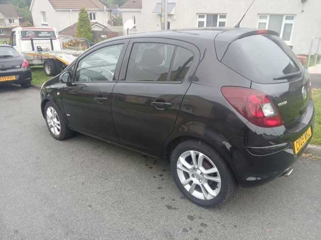 Vauxhall Corsa, 2009 (09) Black Hatchback, Manual Diesel, 66,343 miles - Image 3