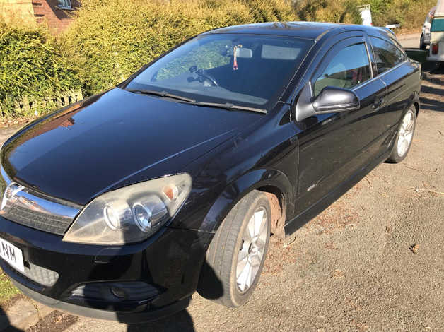 Vauxhall Astra, 2010 (10) Black Hatchback, Manual Petrol, 150,074 miles - Image 5