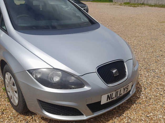 Seat Leon, 2011 (11) Silver Hatchback, Manual Diesel, 133,791 miles - Image 5
