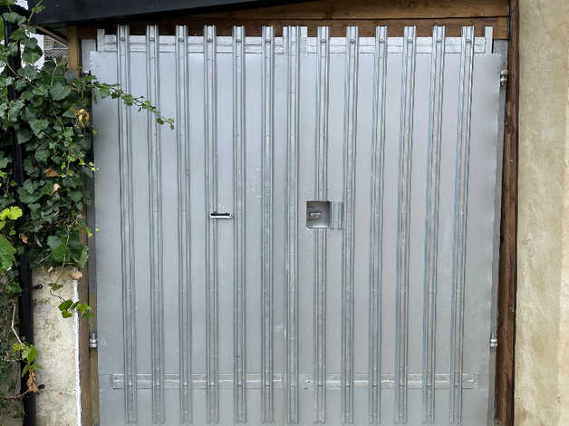 Double Garage | Storage | Parking | in Bromley, London | Freeads