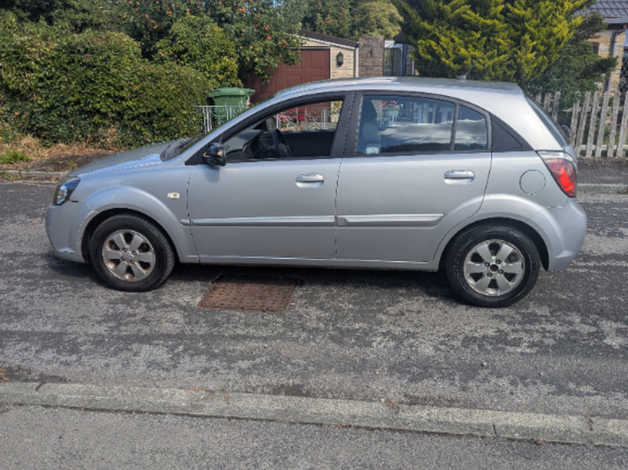 Kia Rio, 2010 (60) Silver Hatchback, Manual Petrol, 100,129 miles - Image 3