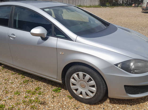 Seat Leon, 2011 (11) Silver Hatchback, Manual Diesel, 133,791 miles - Image 6