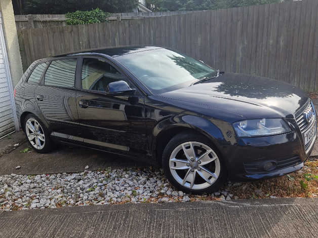 Audi A3, 2010 (59) Black Hatchback, Automatic Petrol, 160,941 miles - Image 3