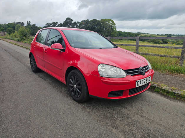 Cheap Volkswagen Golf, 2007 (57) Red Hatchback, Manual Petrol, 127,700 miles for sale in Oxford, Oxfordshire