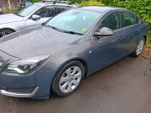 Cheap Vauxhall Insignia, 2014 (14) Grey Saloon, Manual Diesel, 180,300 miles for sale in Bournemouth, Dorset
