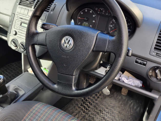 Volkswagen Polo, 2007 (57) blue hatchback, Manual Petrol, 73.000 miles - Image 5