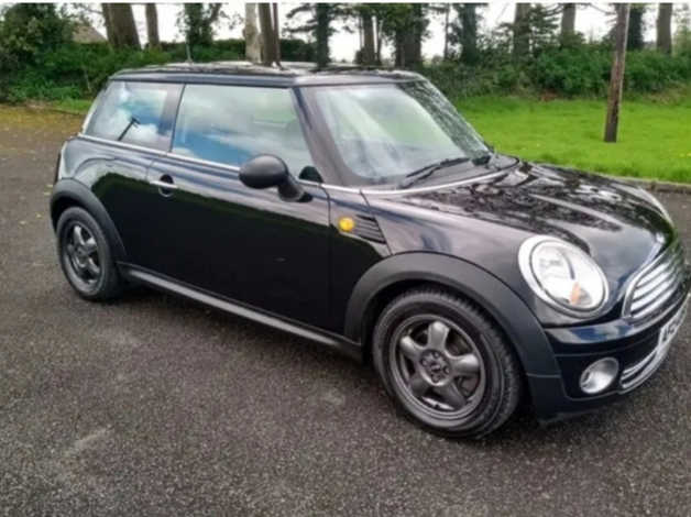 Mini MINI, 2009 (59) black hatchback, Manual Petrol, 118,000 miles - Image 2