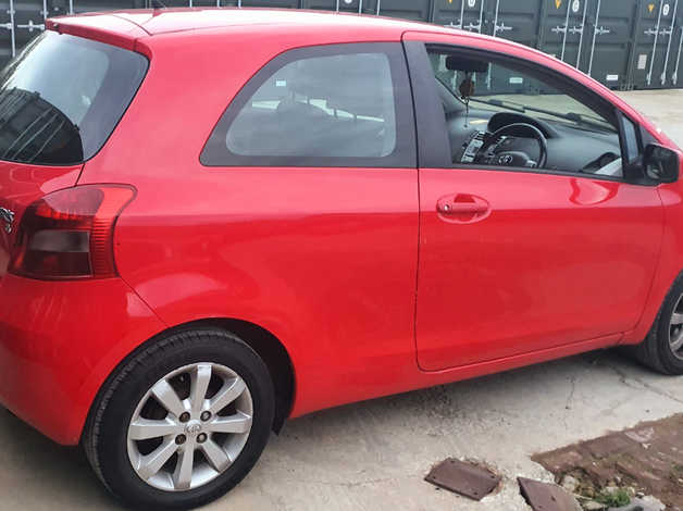 Toyota Yaris, 2007 (07) red hatchback, Manual Petrol, 103000 miles - Image 2