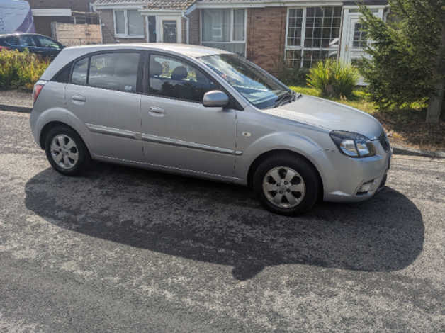 Kia Rio, 2010 (60) Silver Hatchback, Manual Petrol, 100,129 miles - Image 4