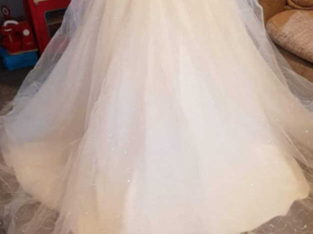 Beautiful Wedding Dress In Oswestry Powys Freeads