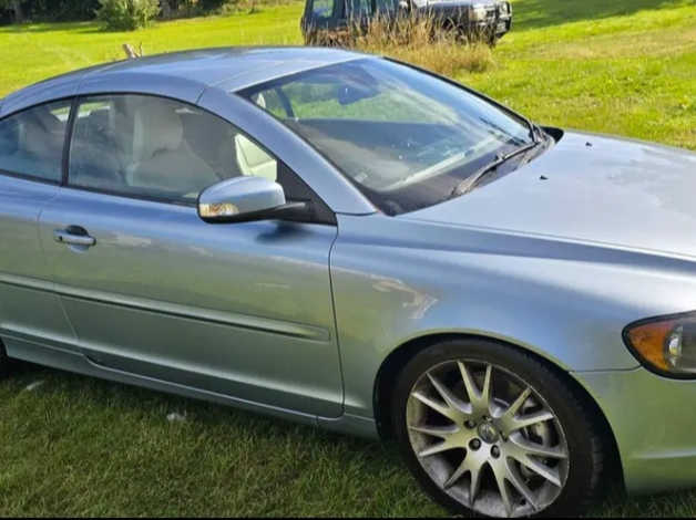 Cheap Volvo C70, 2008 (58) Blue Convertible, Manual Diesel, 140,595 miles for sale in Drighlington, West Yorkshire