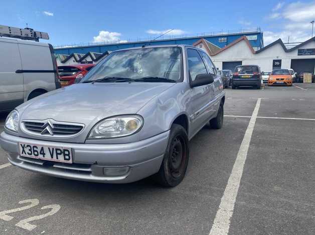 Citroen Saxo, 2001 (X) Silver Hatchback, Manual Petrol, 97,193 miles - Image 2