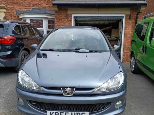 Cheap Peugeot 206, 2005 (55) Grey Hatchback, Manual Diesel, 142,235 miles for sale in Barnsley, South Yorkshire