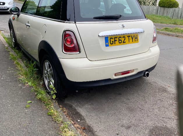 Mini MINI, 2012 (62) White Hatchback, Manual Diesel, 138,900 miles - Image 2