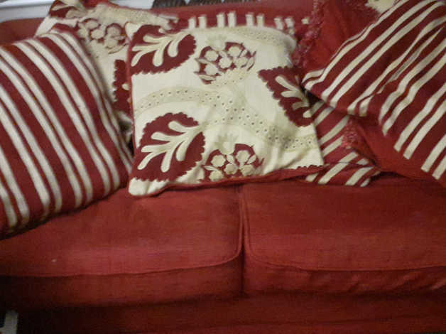 Settee FREE TO COLECTOR in Solihull