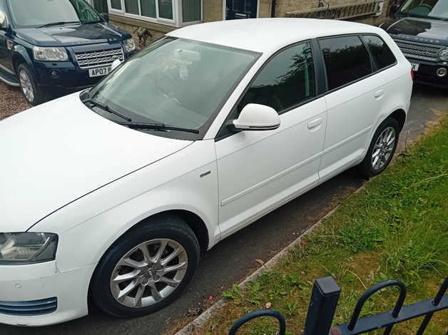 Cheap Audi A3, 2009 (09) White Hatchback, Manual Diesel, 137,957 miles for sale in Bradford, West Yorkshire