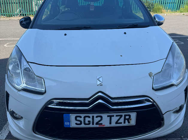 Cheap Citroen Ds3, 2012 (12) White Hatchback, Manual Diesel, 181,123 miles for sale in Bridgend, Aberdeenshire