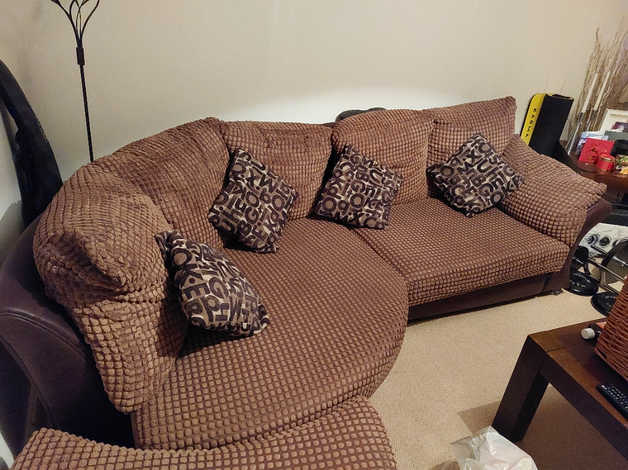 Comfy Sofa and Foot stools in Twyford