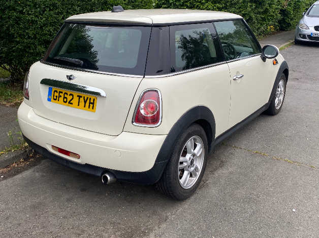 Mini MINI, 2012 (62) White Hatchback, Manual Diesel, 138,900 miles - Image 3