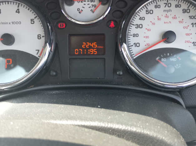 Peugeot 207, 2008 (08) silver convertible, Automatic Petrol, 71,195 miles - Image 4