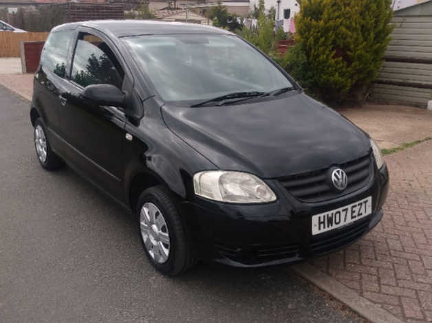 Volkswagen Fox, 2007 (07) Black Hatchback, Manual Petrol, 104,461 miles - Image 2
