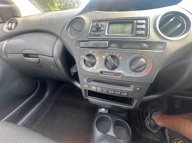 Toyota Yaris, 2001 (51) Red Hatchback, Automatic Petrol, 54,645 miles - Image 14
