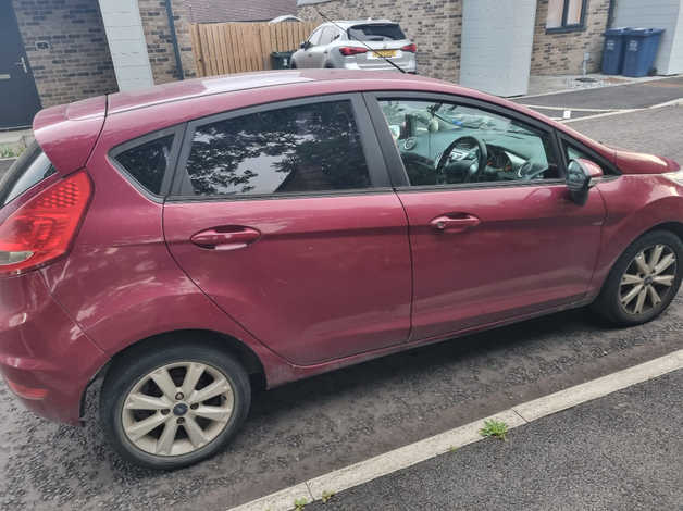 Ford Fiesta, 2009 (09) red hatchback, Manual Diesel, 138,433 miles - Image 3