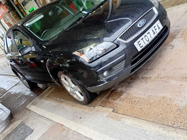 Cheap Ford Focus, 2007 (07) Black Hatchback, Manual Petrol, 108,753 miles for sale in Matlock, Derbyshire