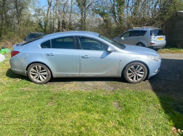Vauxhall Insignia, 2013 (13) Silver Hatchback, Manual Diesel, 161,925 miles - Image 2