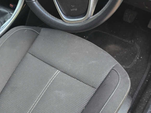 Vauxhall Astra, 2014 (64) black hatchback, Manual Petrol, 82,365 miles - Image 10