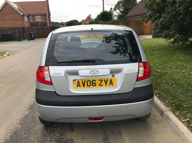HYUNDAI GETZ 1.1 GSI CHEAP CAR TO TAX AND INSURE 7 MONTHS MOT FULL SERVICE HISTORY NICE CLEAN SMALL CAR - Image 5