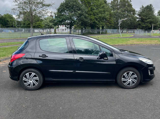 Peugeot 308, 2010 (59) Black Hatchback, Manual Diesel, 151,000 miles - Image 8