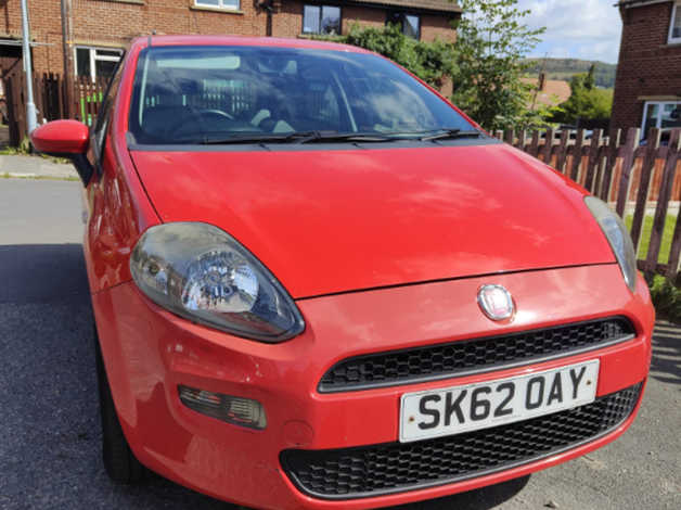 Cheap Fiat Punto, 2012 (62) Red Hatchback, Manual Petrol, 118,546 miles for sale in  Holmfirth