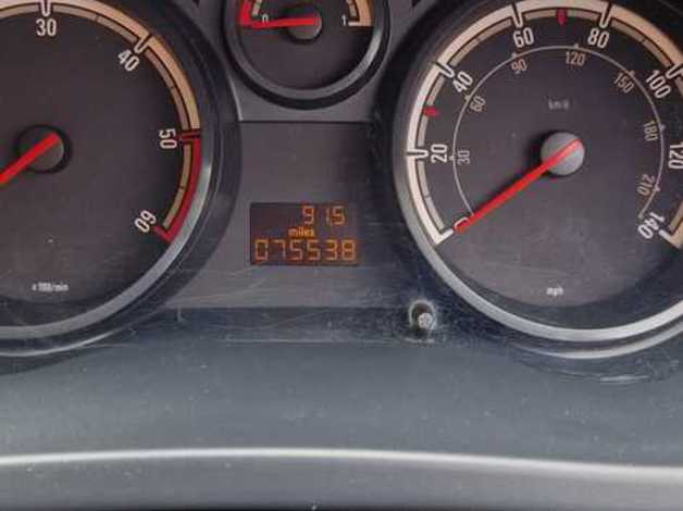 Vauxhall Corsa, 2009 (09) Silver Hatchback, Manual Diesel, 75,312 miles - Image 3
