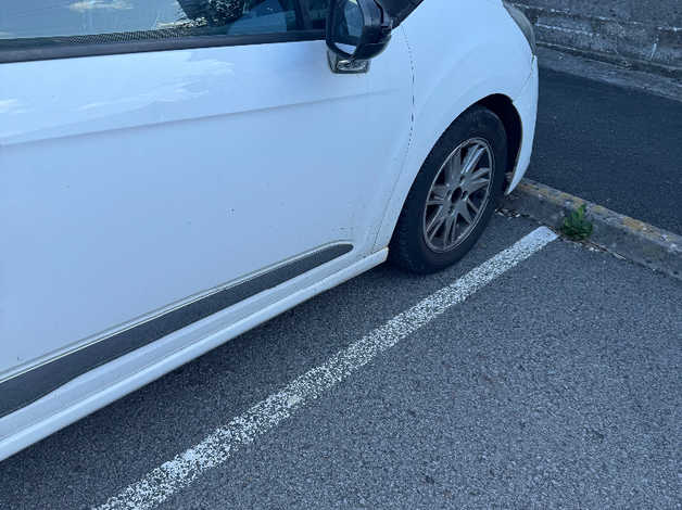 Citroen Ds3, 2012 (12) White Hatchback, Manual Diesel, 181,123 miles - Image 4