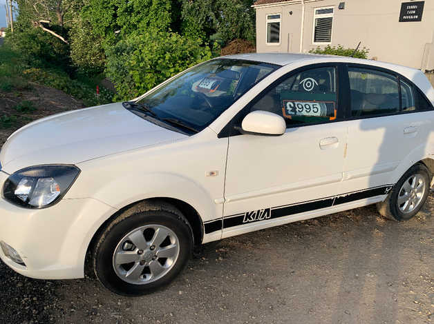 Kia Rio, 2011 (11) White Hatchback, Manual Diesel, 115,000 miles - Image 2