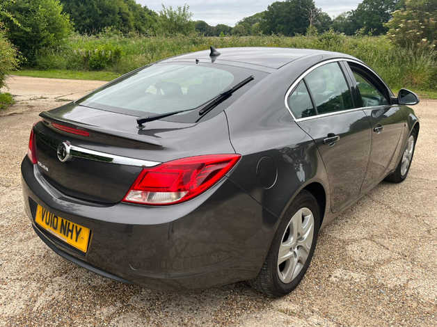 Cheap Vauxhall Insignia, 2010 (10) Grey Hatchback, Manual Petrol, 114,000 miles for sale in Royal Tunbridge Wells, Kent
