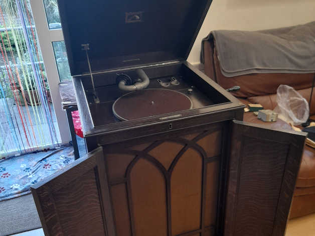 HMV Gramophone model 163 – Free to collector in Brighton