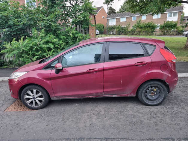 Ford Fiesta, 2009 (09) red hatchback, Manual Diesel, 138,433 miles - Image 5