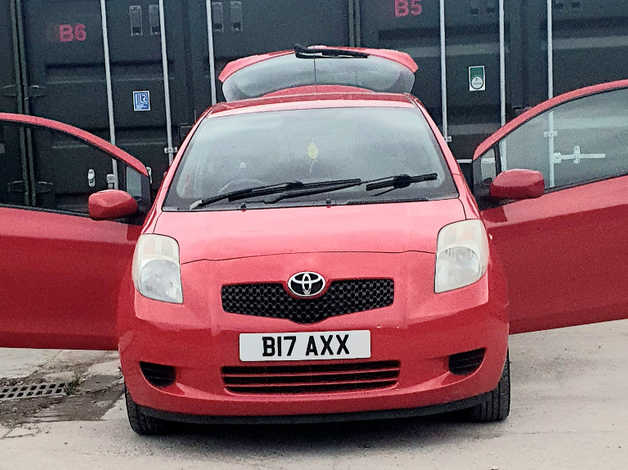 Cheap Toyota Yaris, 2007 (07) red hatchback, Manual Petrol, 103000 miles for sale in Bradford, West Yorkshire