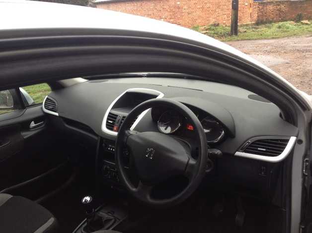 PEUGEOT 207 1.4 S 2009 (59) MOT 10 MONTHS FULL SERVICE HISTORY - CHEAP CAR TO TAX AND INSURE - Image 7