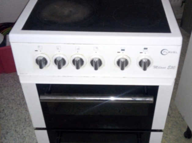 Stand alone oven in Swansea Abertawe