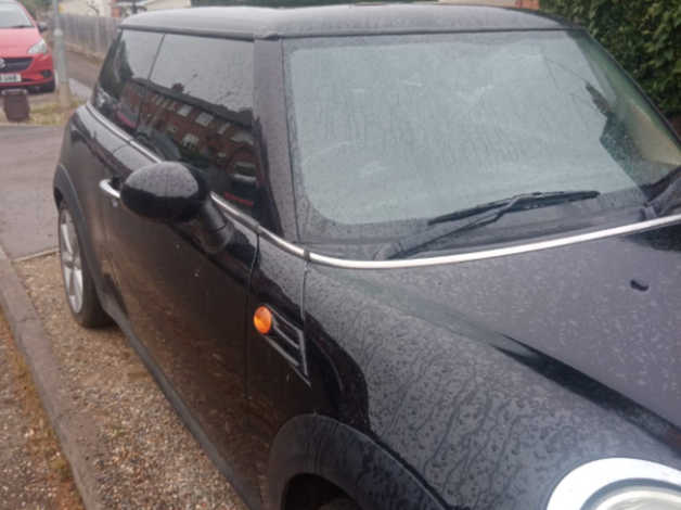 Mini MINI, 2010 (60) Black Hatchback, Manual Petrol, 142,596 miles - Image 3