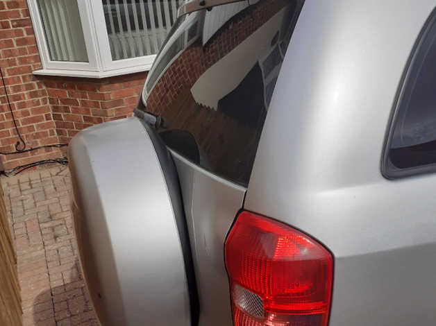 Toyota Rav4, 2003 (03) Silver Estate, Manual Petrol, 168,119 miles - Image 3